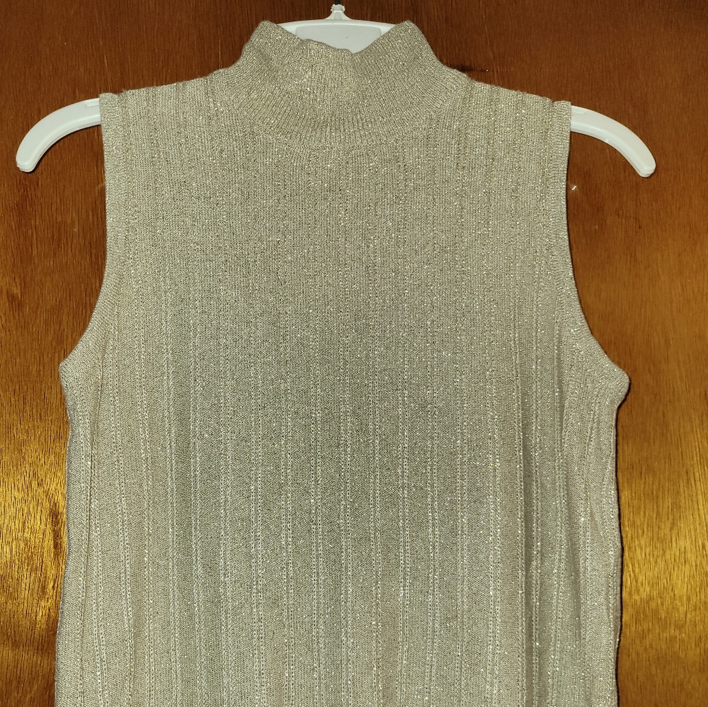 Sleeveless shell sweater